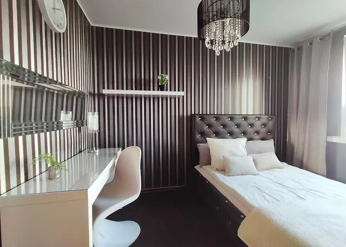 Duze Mieszkanie - 3 Na Parterze Dla Max 6 Osob * Gdynia